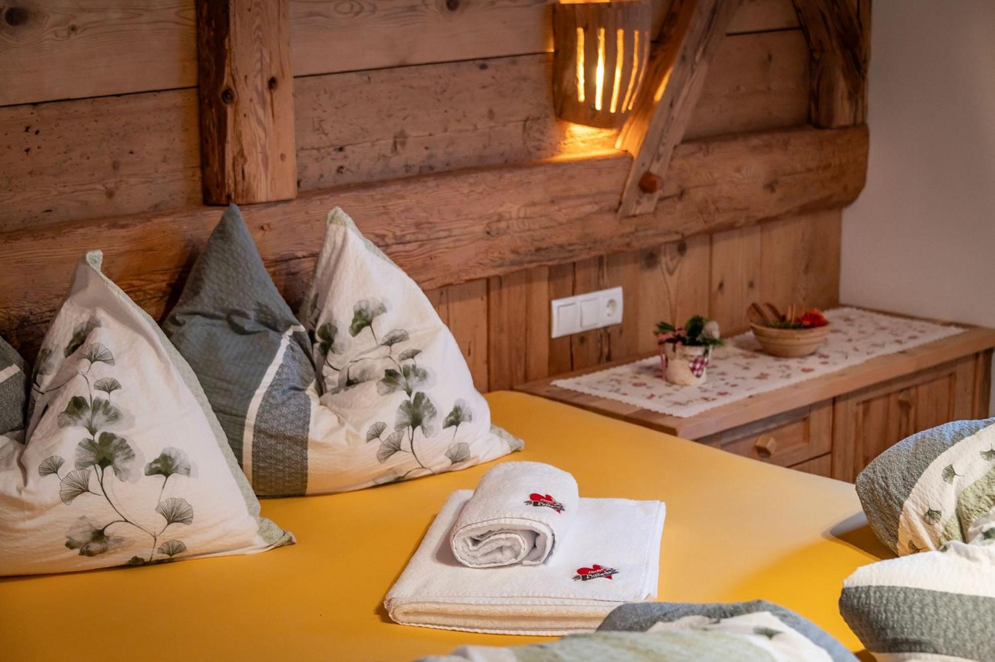 Chalets Almdorf Haidenberg Brunico Phòng bức ảnh
