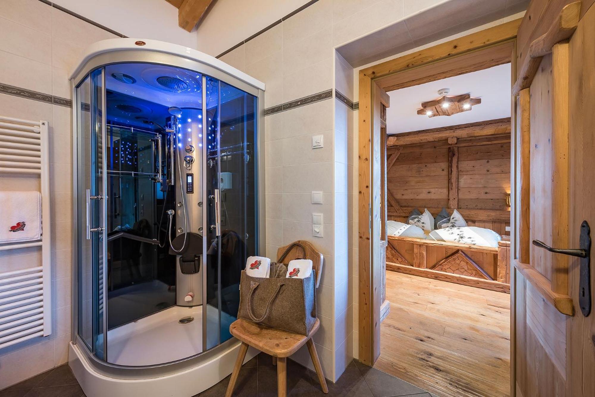 Chalets Almdorf Haidenberg Brunico Phòng bức ảnh
